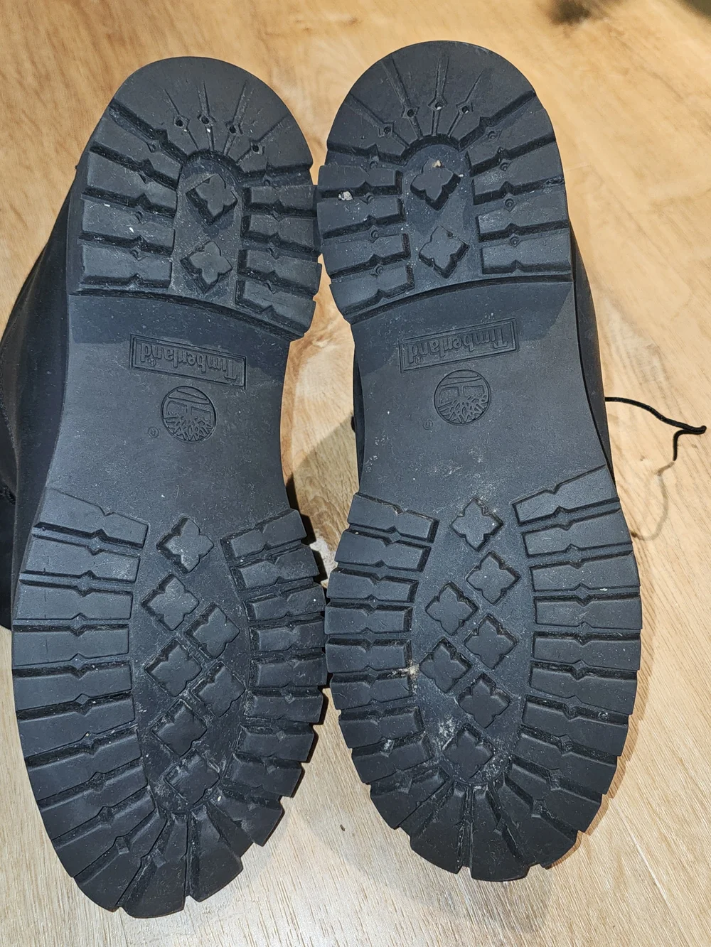 Timberland Men's Black Lace-Up Leather Work Boots - Picture 6 of 6